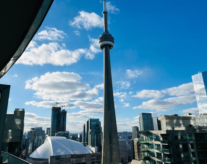 Apartment Luxury - Steps To Everything - Balcony View Toronto